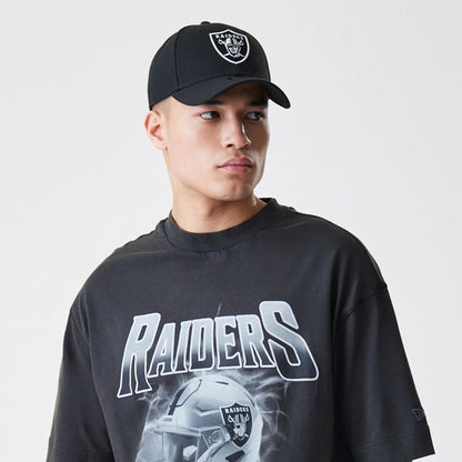 The Male model is wearing Las Vegas Raiders NFL Washed Boxy Dark Grey Oversized T-Shirt  6