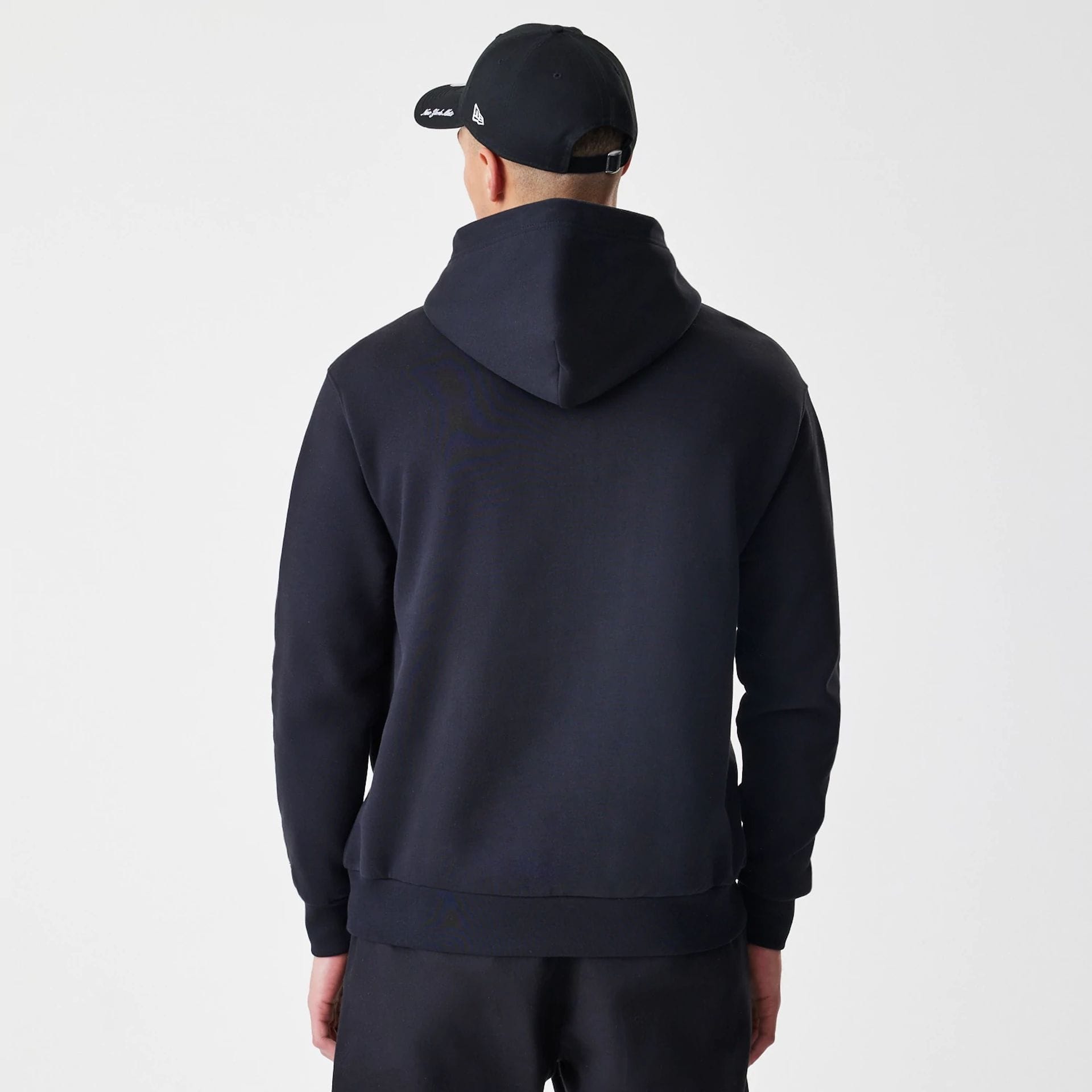 The Male model is wearing New York Mets MLB Script Black Oversized Pullover Hoodie  2
