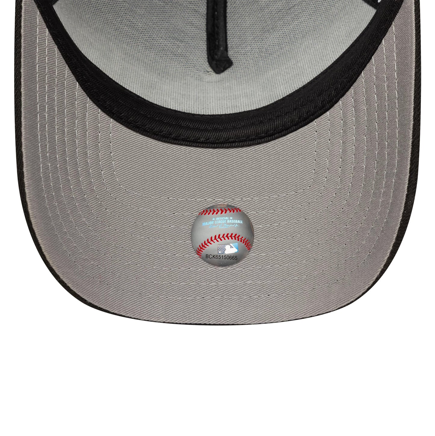 This is a Chicago White Sox MLB Poly Kanji Black 9FORTY A-Frame Adjustable Cap 2