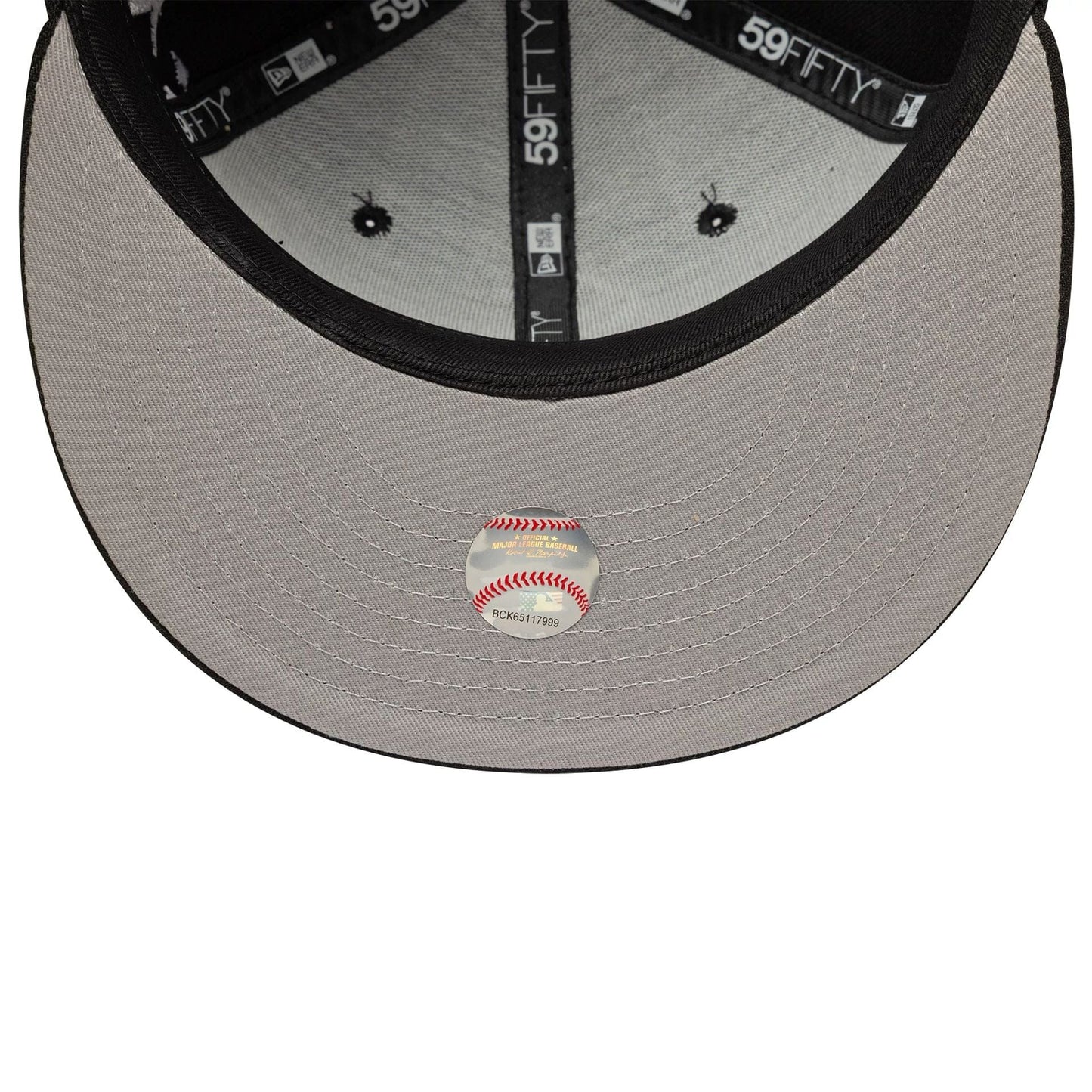 This is a Chicago White Sox MLB Poly Kanji Black 59FIFTY Fitted Cap 2