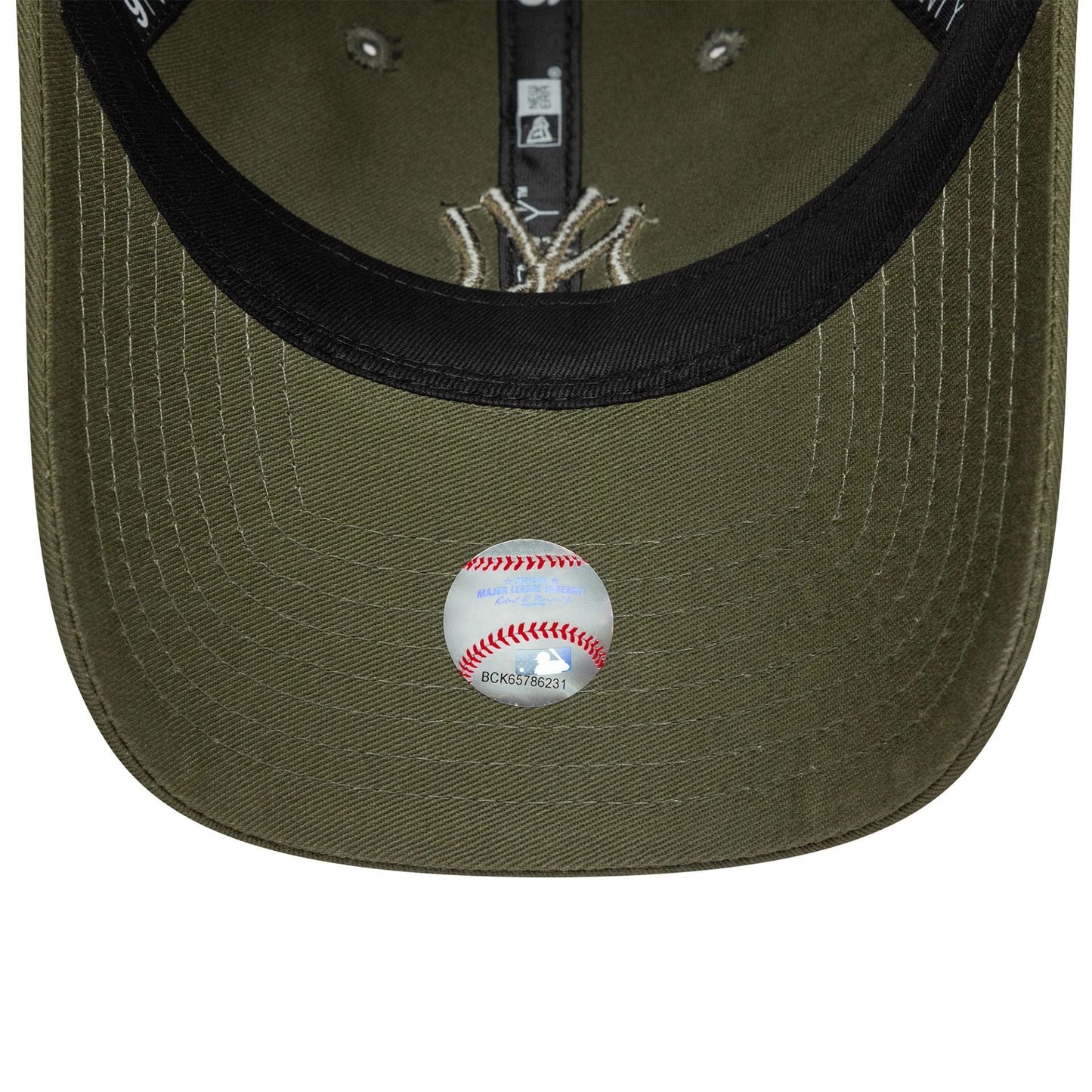 This is a New York Yankees Womens MLB League Essential Midi Dark Green 9TWENTY Adjustable Cap 5