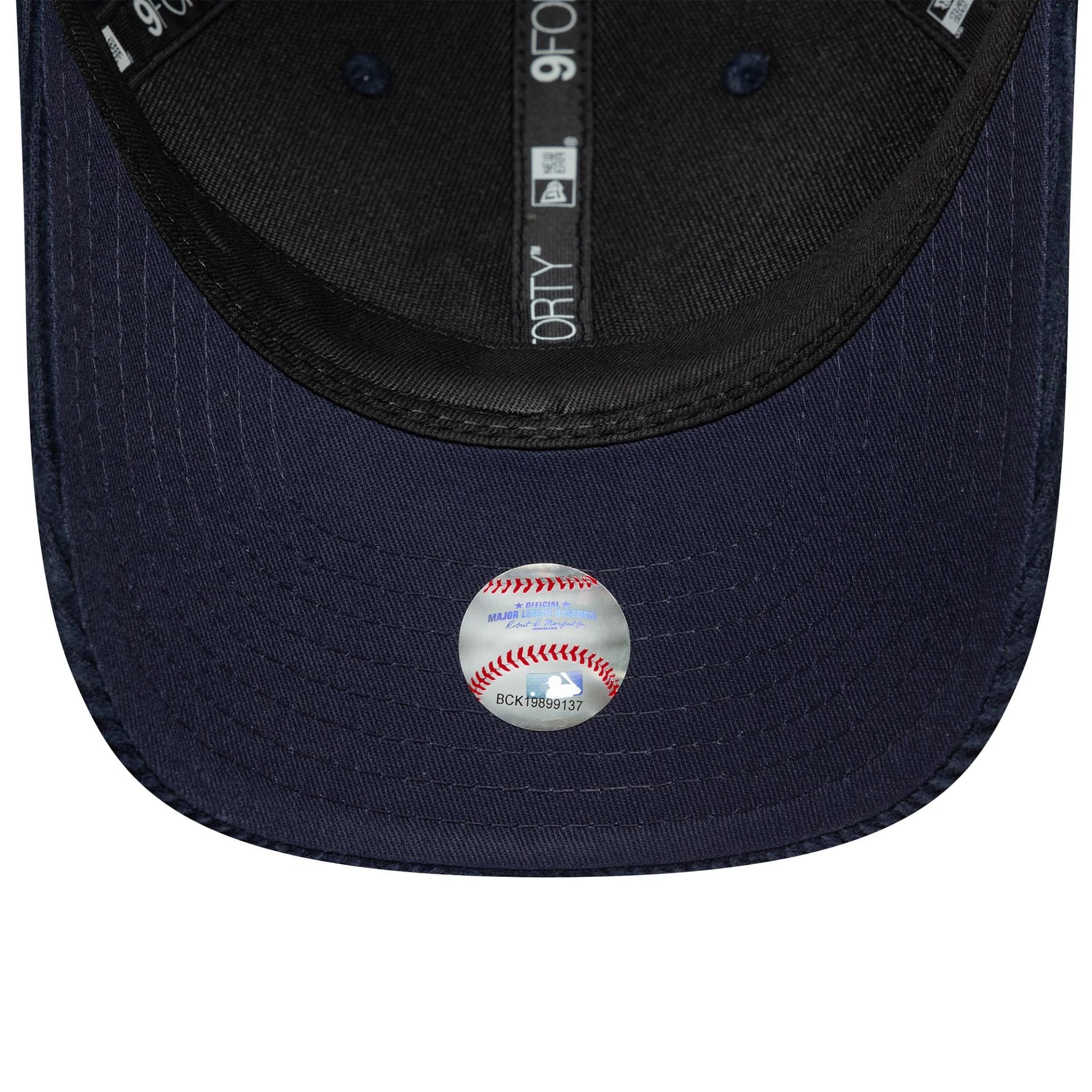 This is a New York Yankees MLB Cord Navy 9FORTY M-Crown Adjustable Cap 5