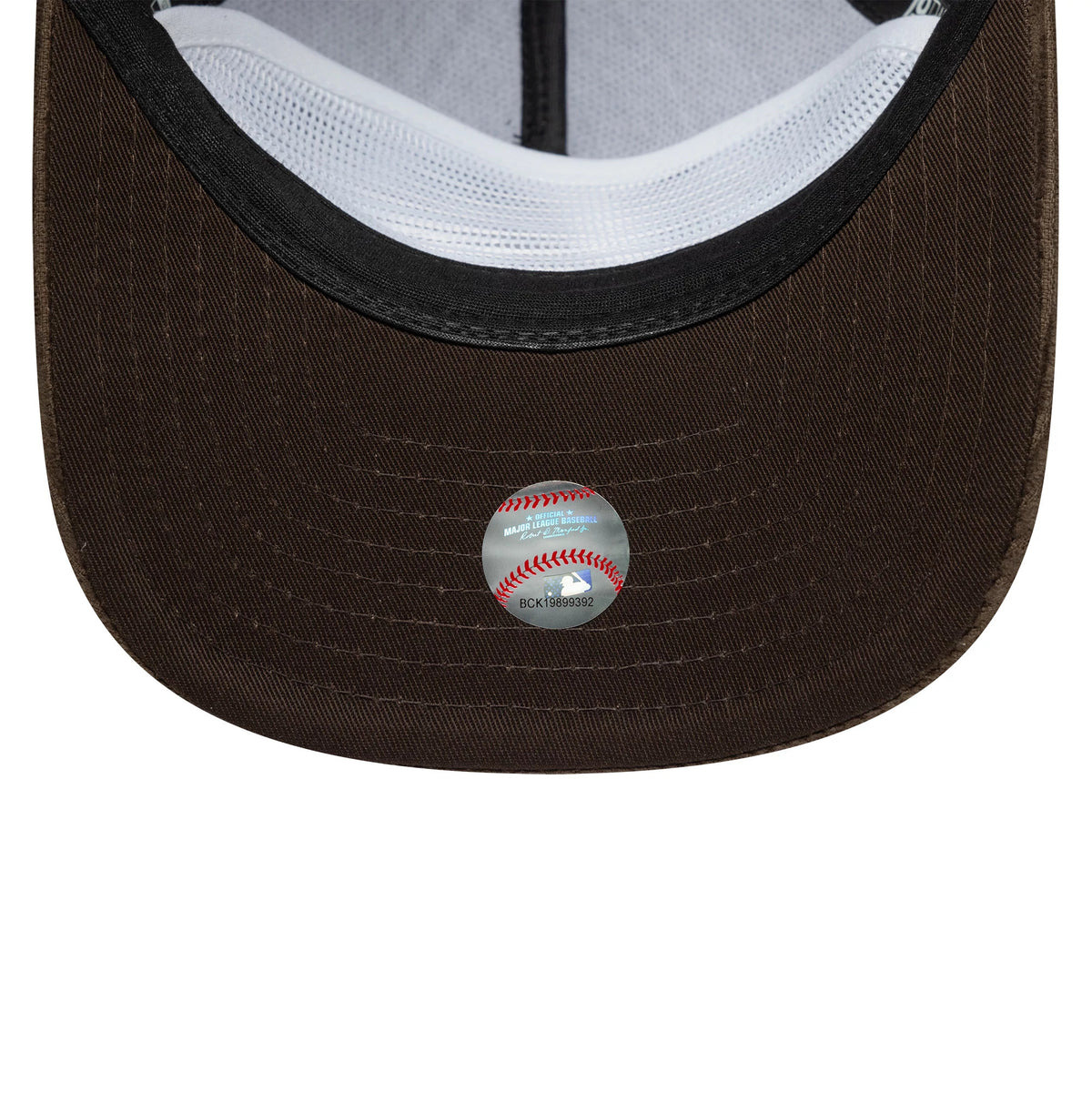 This is a Chicago Cubs MLB Cooperstown Cord Dark Brown 19TWENTY Adjustable Cap 2