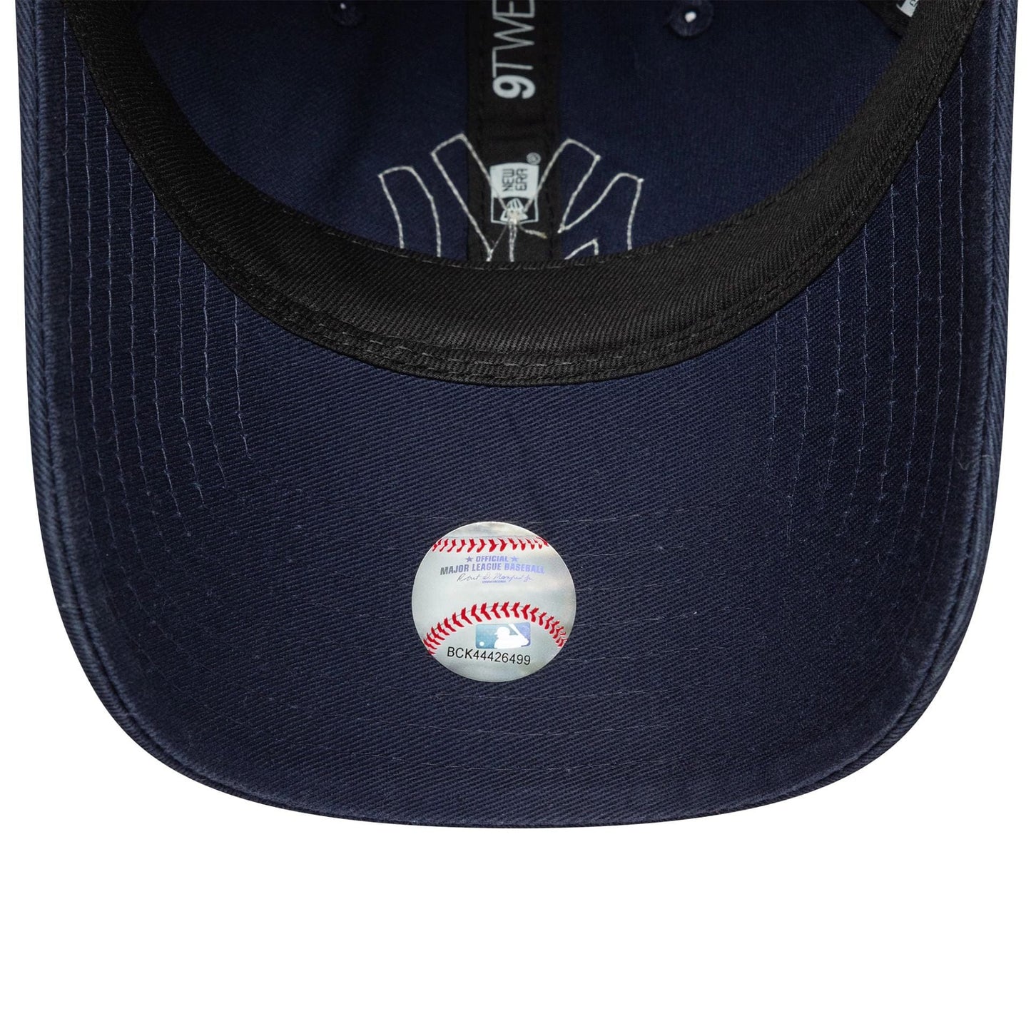 This is a New York Yankees Womens MLB Boucle Navy 9TWENTY Adjustable Cap 5