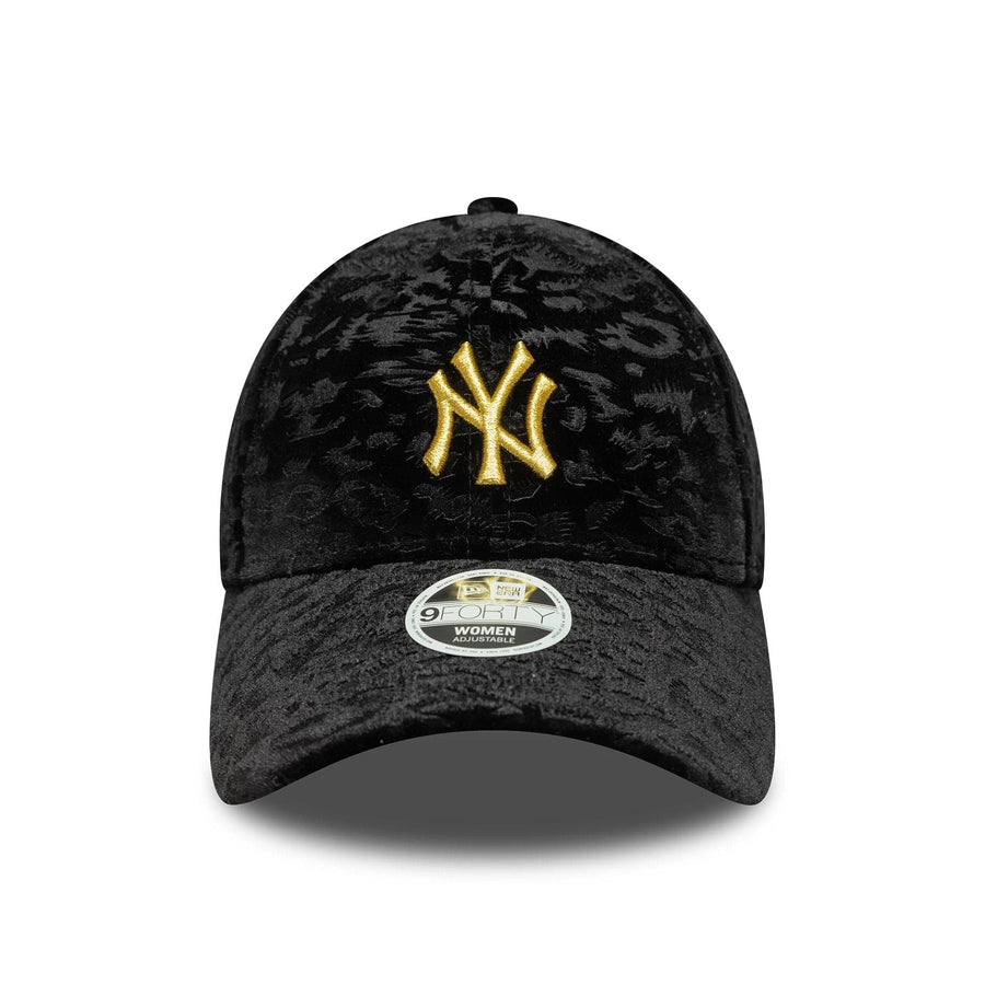 This is a New York Yankees Womens MLB Leo Velour Black 9FORTY Adjustable Cap 2