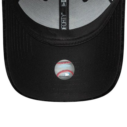 This is a New York Yankees Womens MLB Leo Velour Black 9FORTY Adjustable Cap 5
