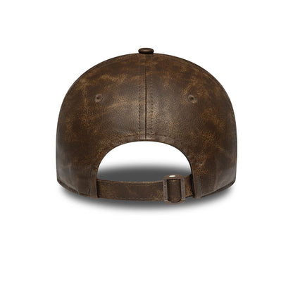 This is a New York Yankees Womens MLB Worn PU Dark Brown 9TWENTY Adjustable Cap 4