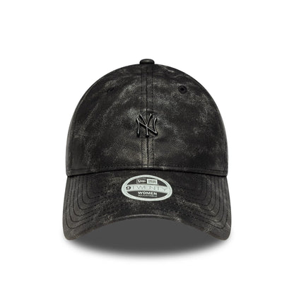This is a New York Yankees Womens MLB Worn PU Black 9TWENTY Adjustable Cap 2
