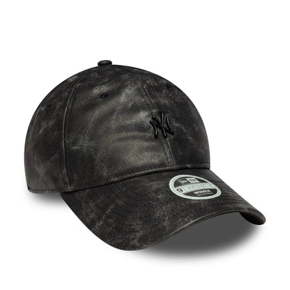 This is a New York Yankees Womens MLB Worn PU Black 9TWENTY Adjustable Cap 3