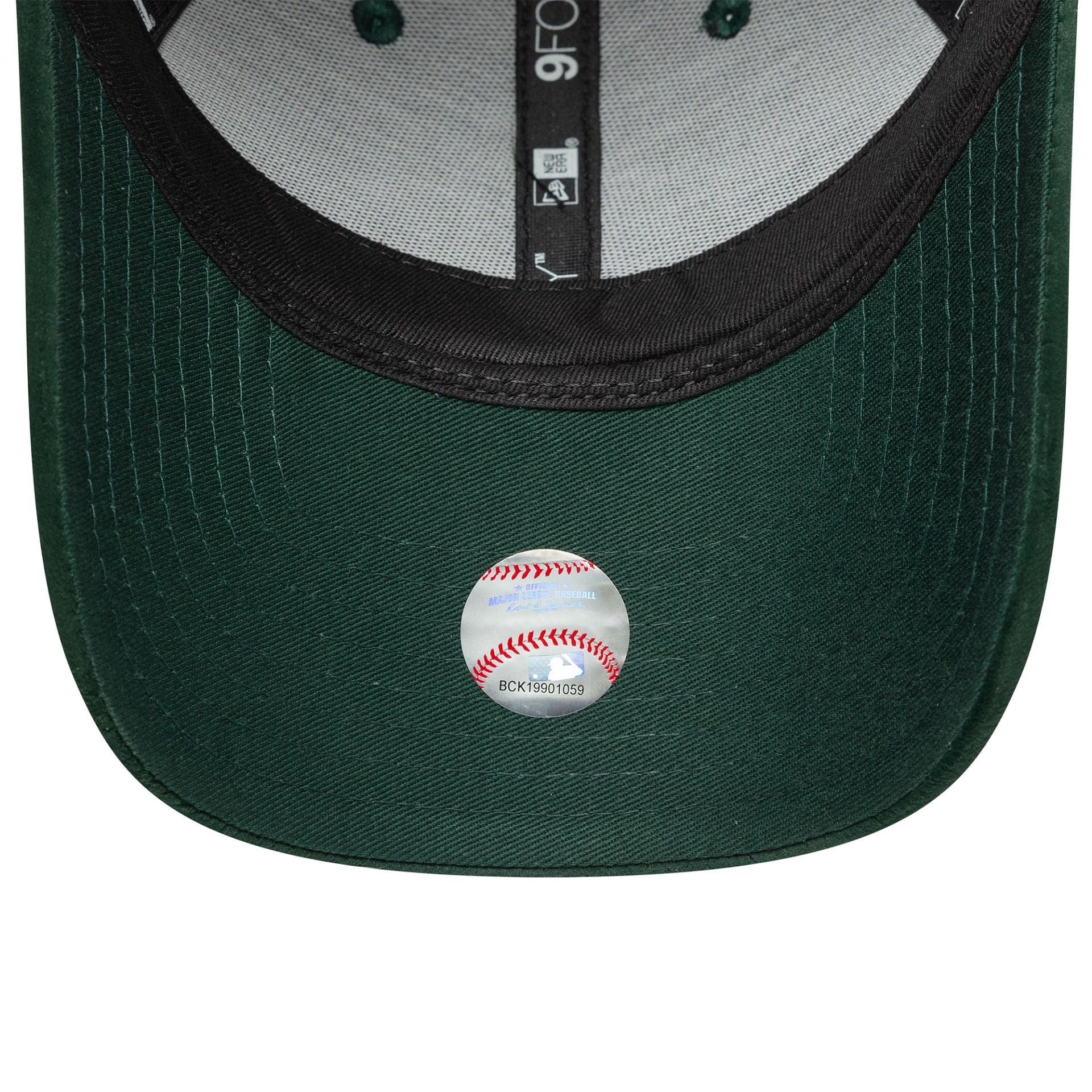 This is a New York Yankees Womens MLB Velour Dark Green 9FORTY Adjustable Cap 5
