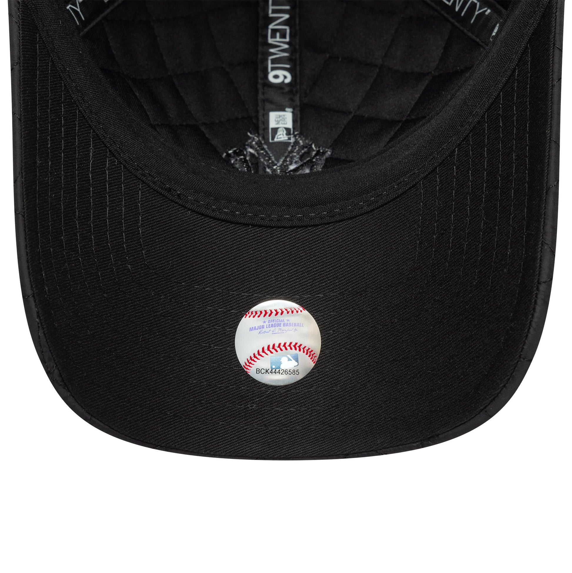 This is a New York Yankees Womens MLB Padded Black 9TWENTY Adjustable Cap 5