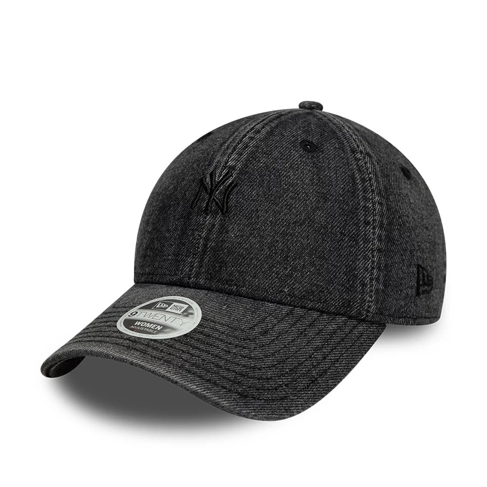 This is a New York Yankees Womens MLB Denim Black 9TWENTY Adjustable Cap 1