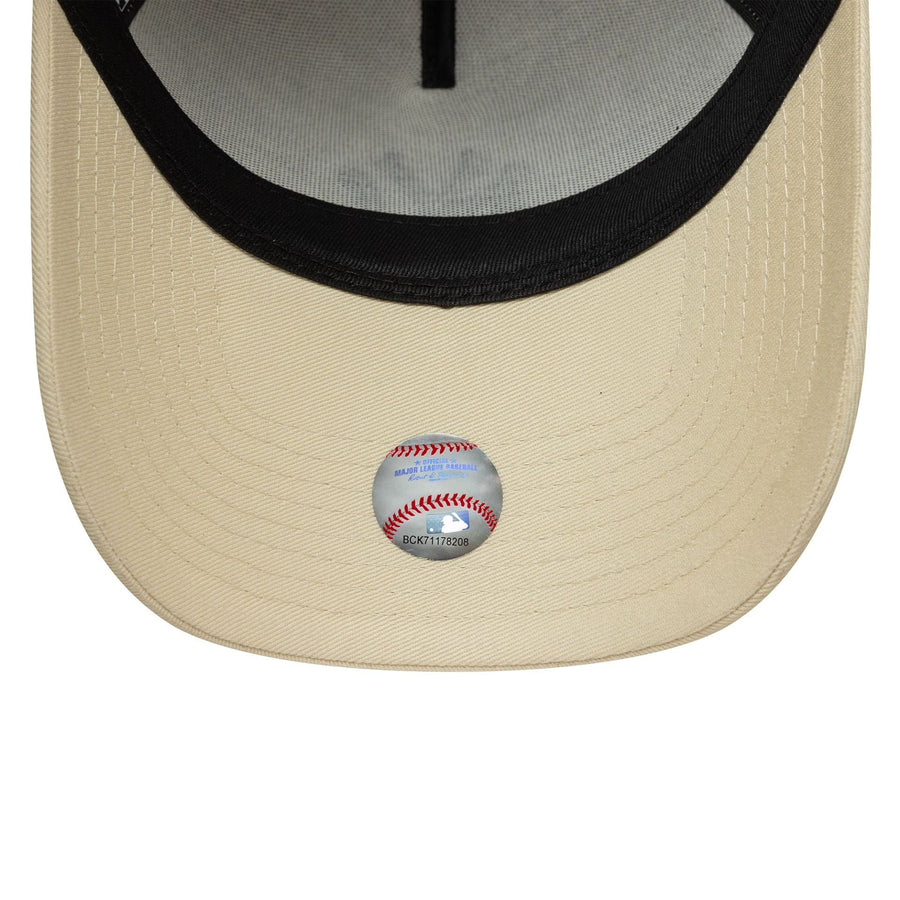 This is a New York Yankees MLB Sidepatch Light Beige 9FORTY E-Frame Adjustable Cap 6