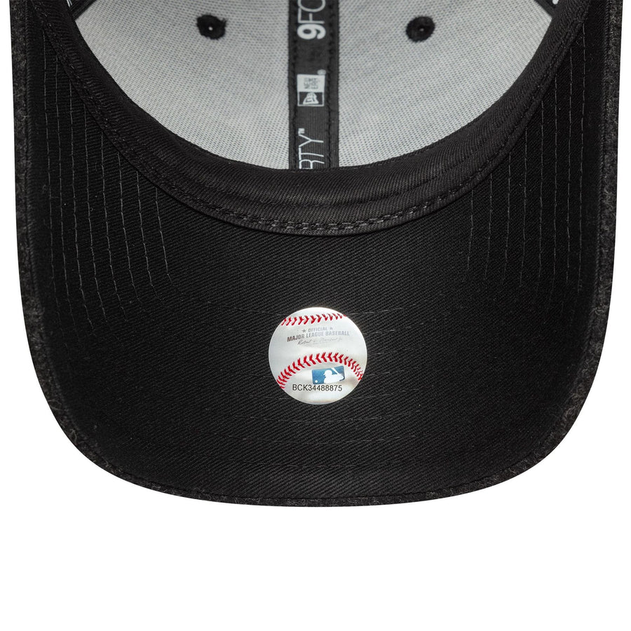This is a New York Yankees MLB Melton Black 9FORTY Adjustable Cap 5