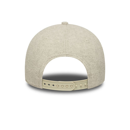 This is a New York Yankees MLB Melton Cream 9FORTY Adjustable Cap 4