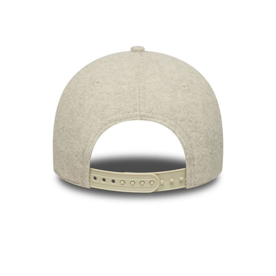 This is a New York Yankees MLB Melton Cream 9FORTY Adjustable Cap 4