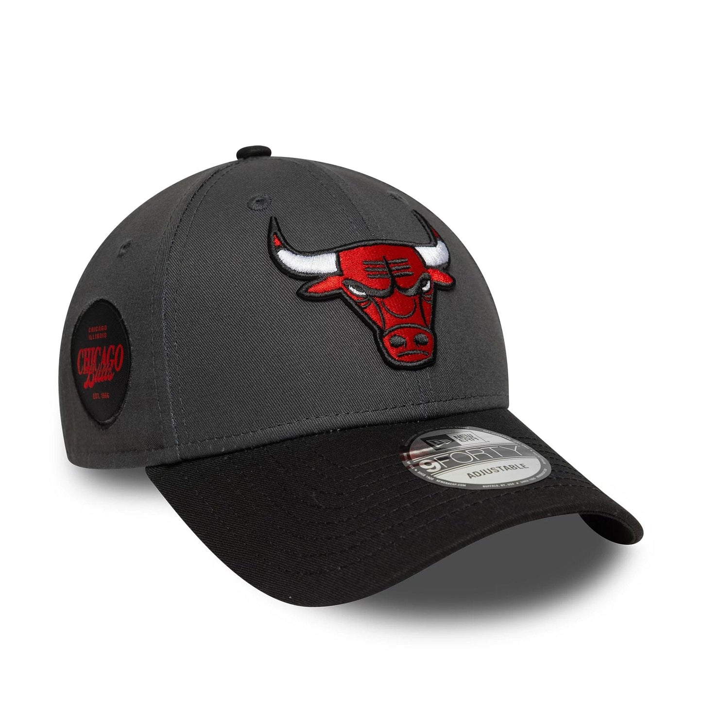 This is a Chicago Bulls NBA Sidepatch Charcoal 9FORTY Adjustable Cap 1