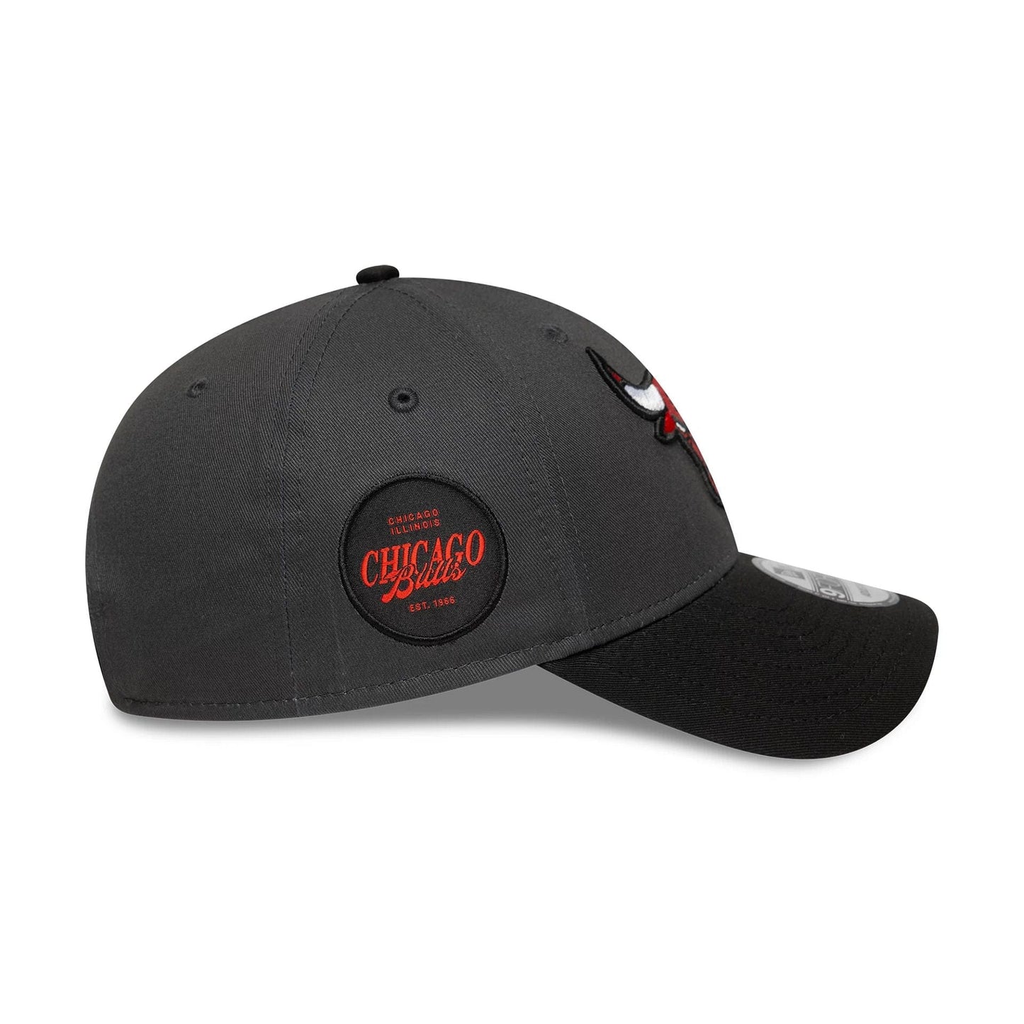 This is a Chicago Bulls NBA Sidepatch Charcoal 9FORTY Adjustable Cap 5