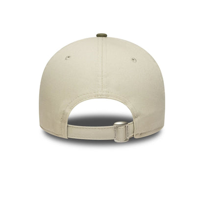 This is a New York Yankees MLB Sidepatch Light Beige 9FORTY Adjustable Cap 4