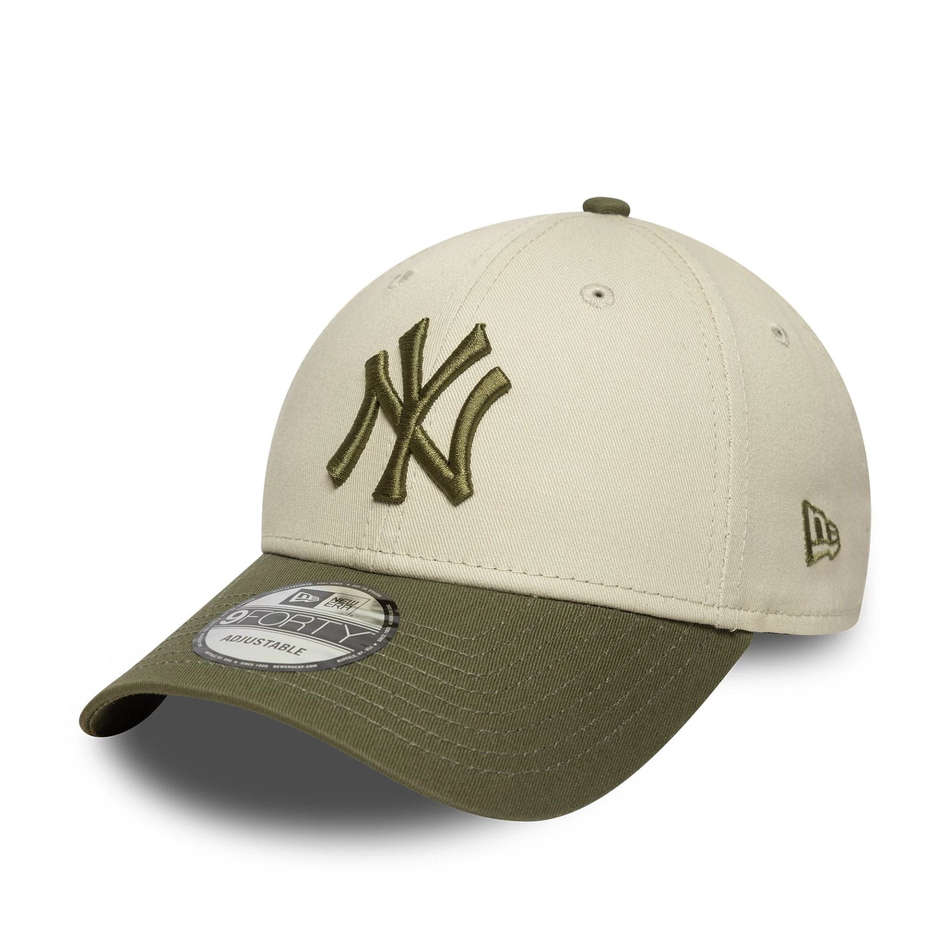 This is a New York Yankees MLB Sidepatch Light Beige 9FORTY Adjustable Cap 3
