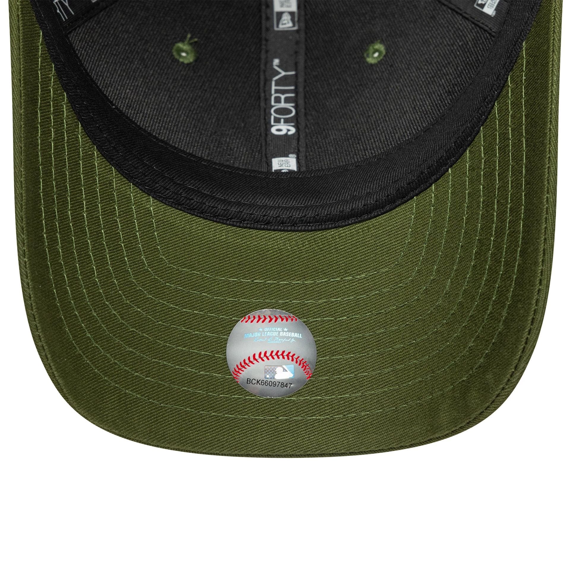 This is a New York Yankees MLB World Series Patch Dark Green 9FORTY M-Crown Adjustable Cap 6