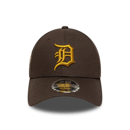 This is a Detroit Tigers MLB World Series Patch Dark Brown 9FORTY M-Crown Adjustable Cap 2