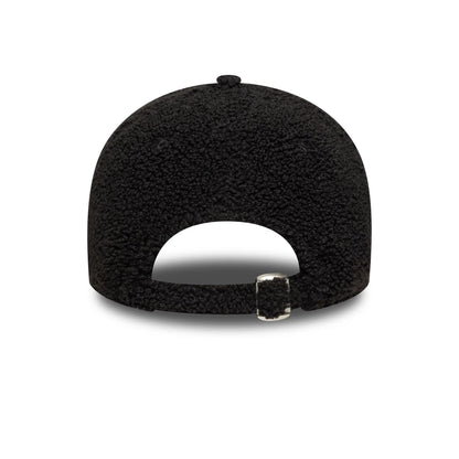 This is a New York Yankees MLB Winter Borg Black 9FORTY Adjustable Cap 4