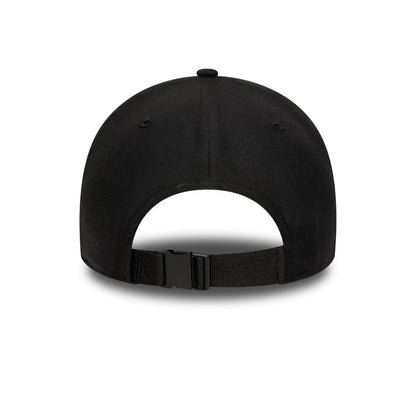 This is a Chicago Bulls NBA Pin Black 9FORTY Adjustable Cap 4