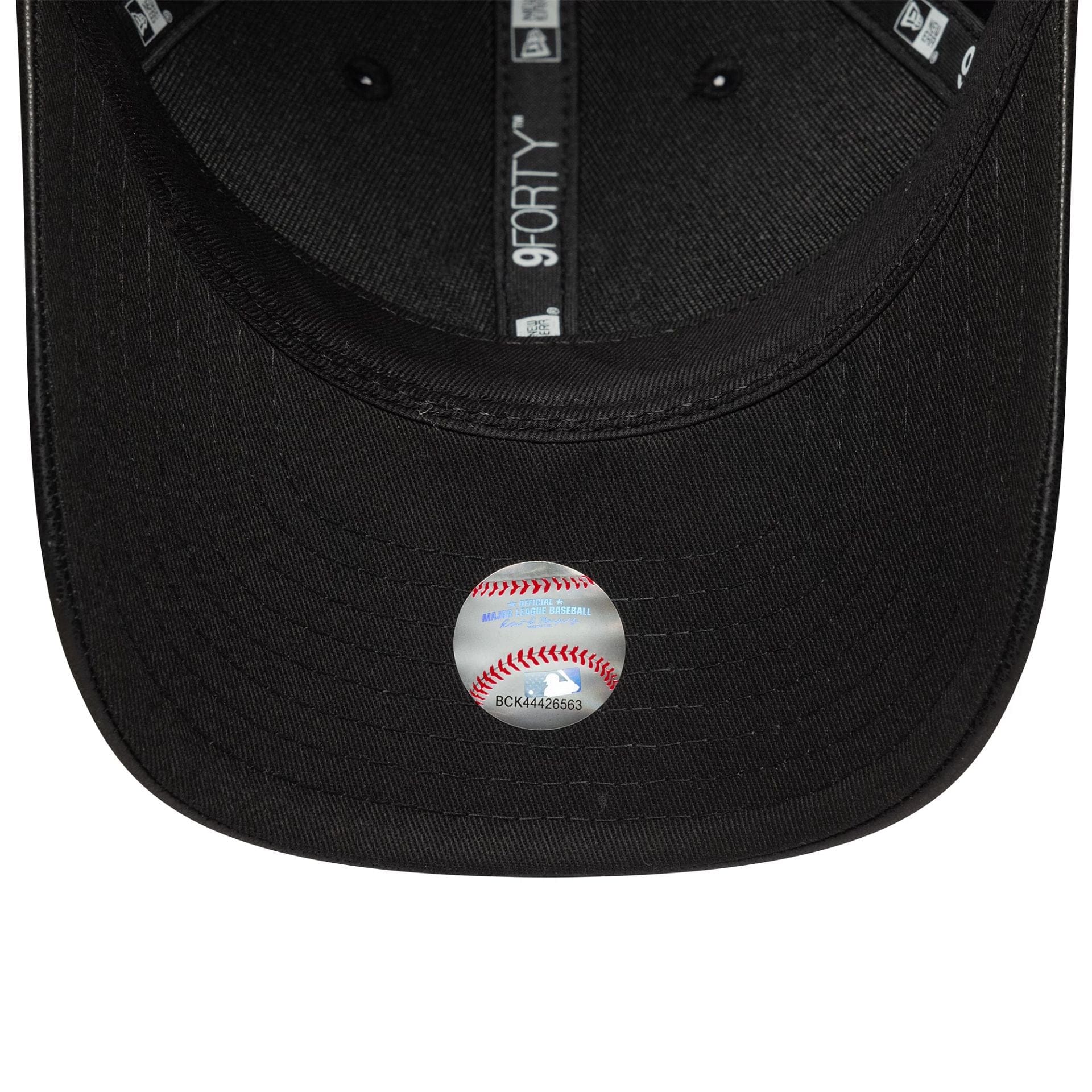 This is a New York Yankees MLB PU Black 9FORTY M-Crown Adjustable Cap 5