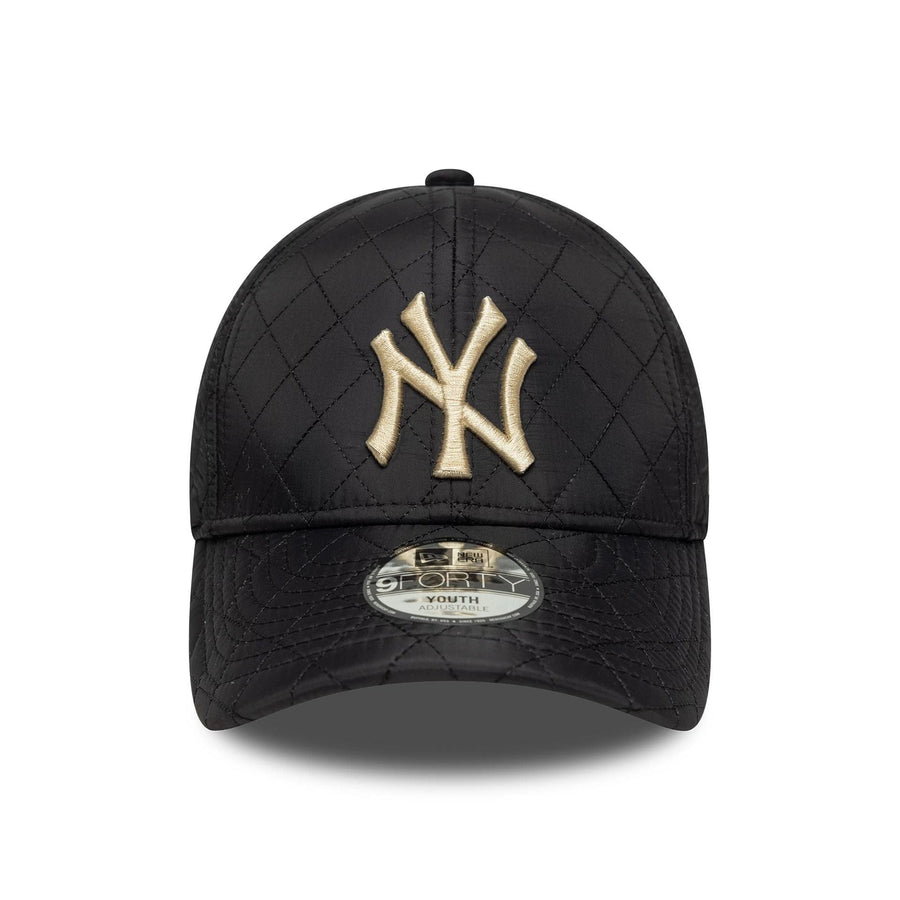 This is a New York Yankees Youth MLB Quilted Black 9FORTY Adjustable Cap 2