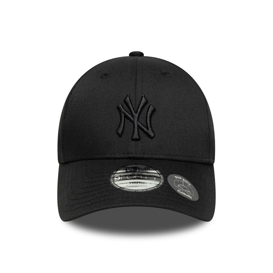 This is a New York Yankees Youth MLB Bow Back Black 9FORTY Adjustable Cap 3