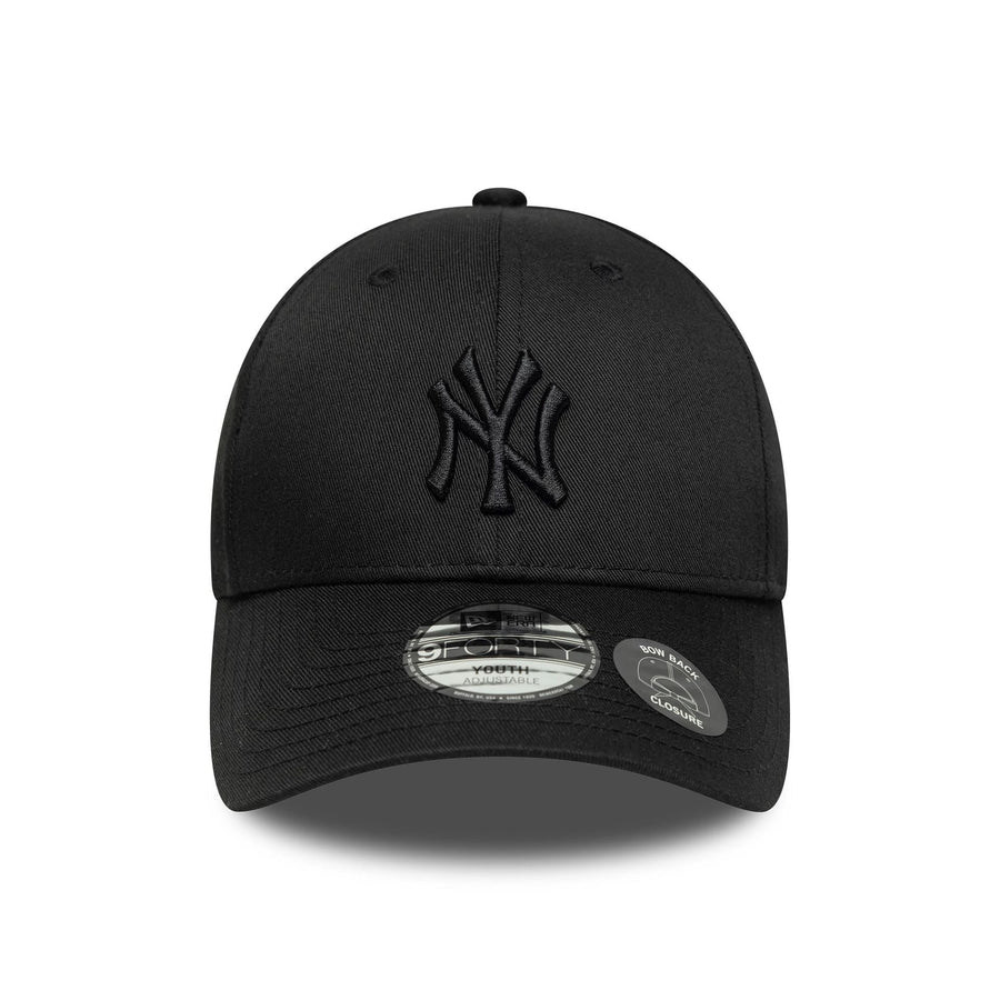 This is a New York Yankees Youth MLB Bow Back Black 9FORTY Adjustable Cap 3