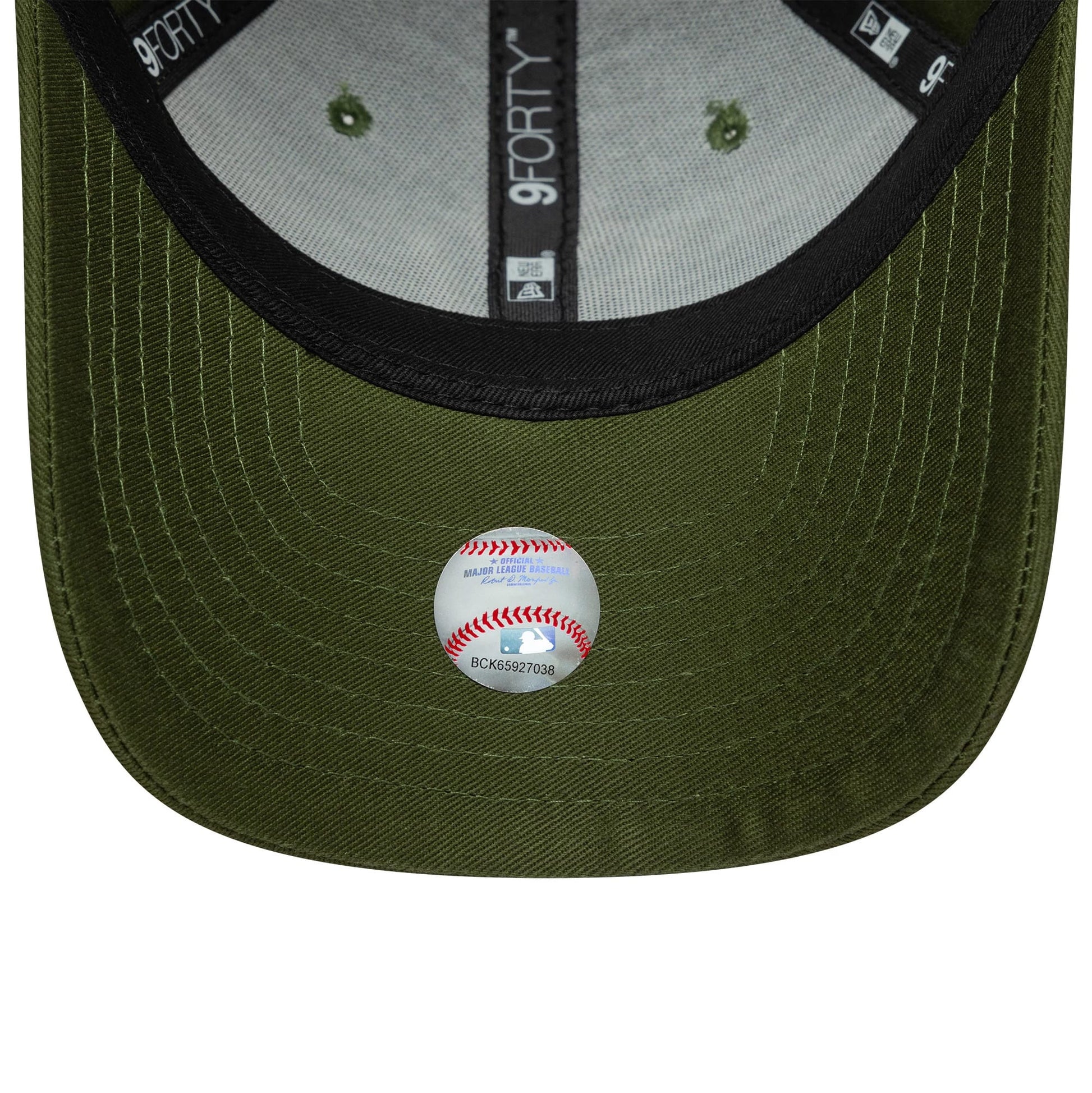 This is a New York Yankees Youth MLB League Essential Dark Green 9FORTY Adjustable Cap 5
