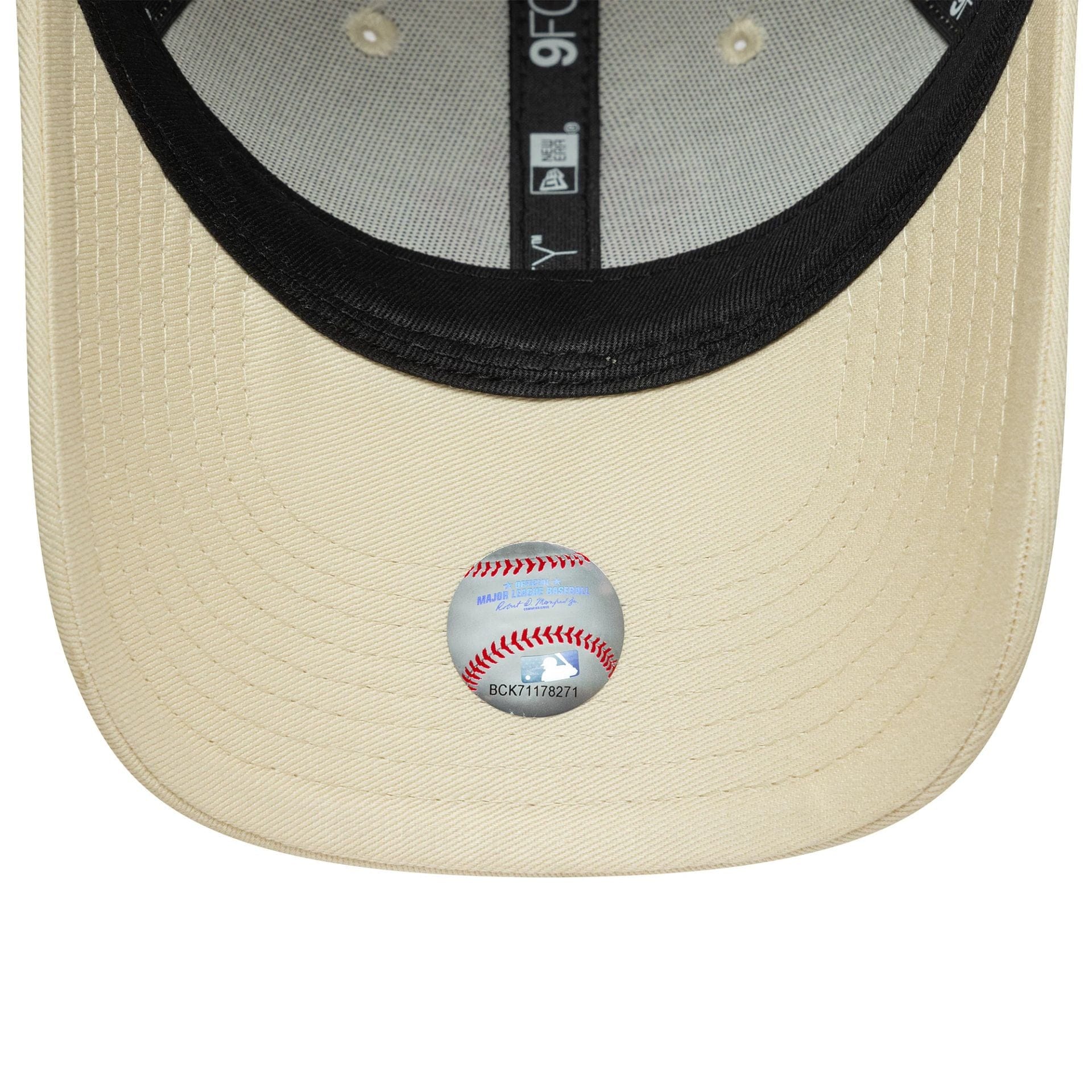 This is a New York Yankees Youth MLB League Essential Cream 9FORTY Adjustable Cap 5