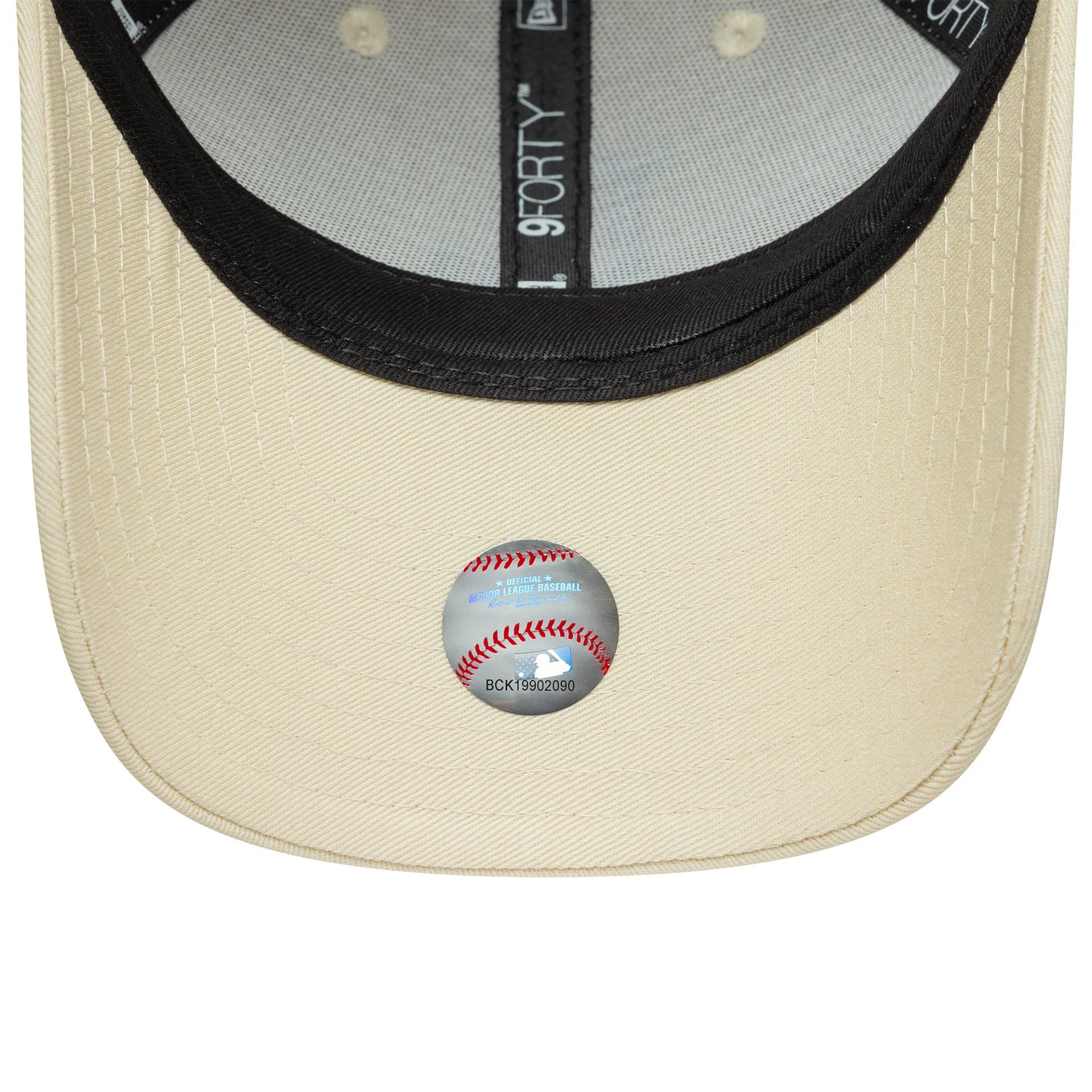 This is a LA Dodgers Youth MLB Metallic Cream 9FORTY Adjustable Cap 5