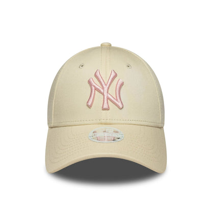 This is a New York Yankees Womens MLB League Essential Cream 9FORTY Adjustable Cap 2