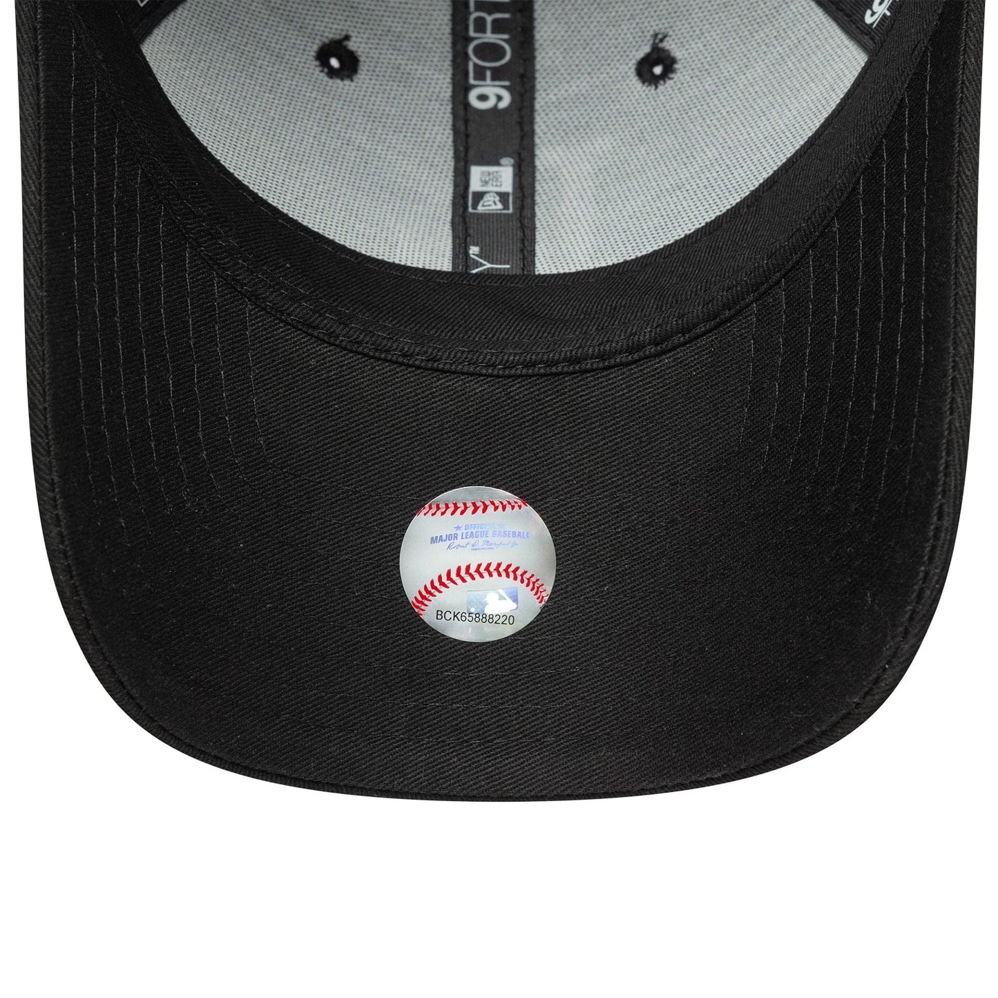 This is a LA Dodgers Womens MLB League Essential Black 9FORTY Adjustable Cap 5
