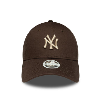 This is a New York Yankees Womens MLB League Essential Dark Brown 9FORTY Adjustable Cap 2