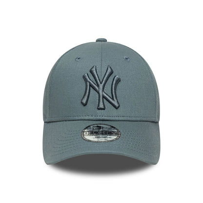 This is a New York Yankees Youth MLB League Essential Dark Grey 9FORTY Adjustable Cap 2