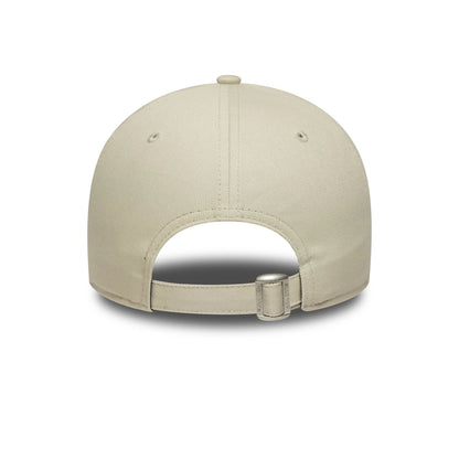 This is a Chicago Bulls NBA Team Outline Cream 9FORTY Adjustable Cap 4