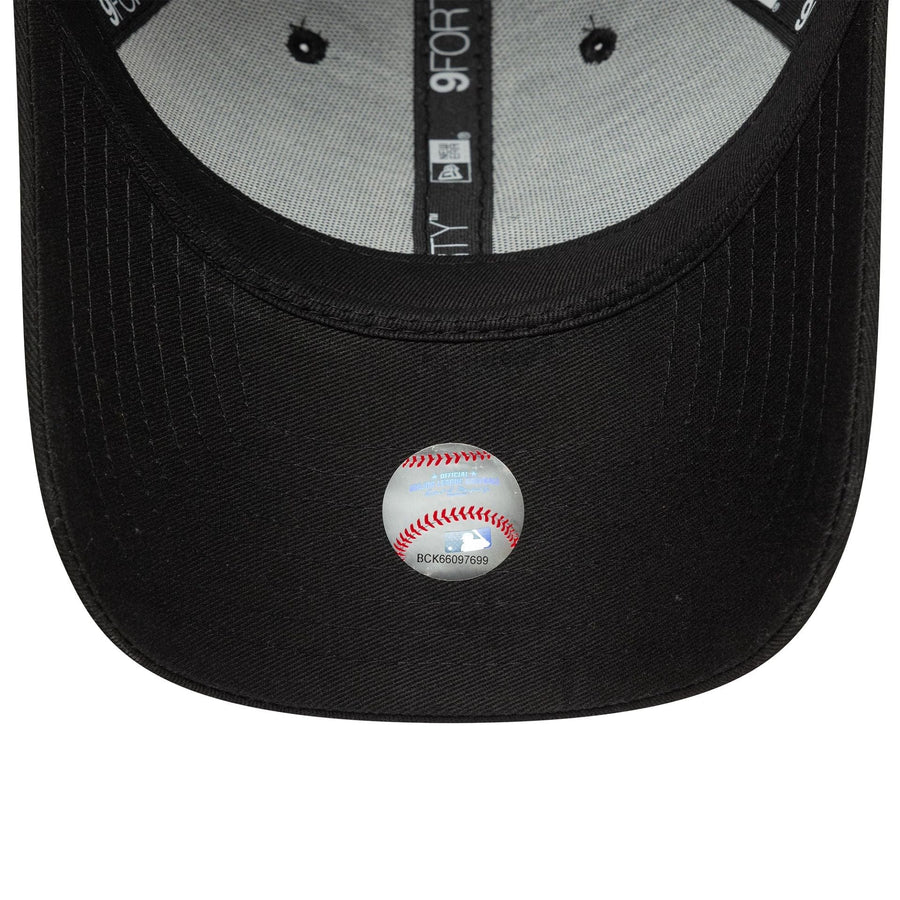 This is a Detroit Tigers MLB Team Outline Black 9FORTY Adjustable Cap 5