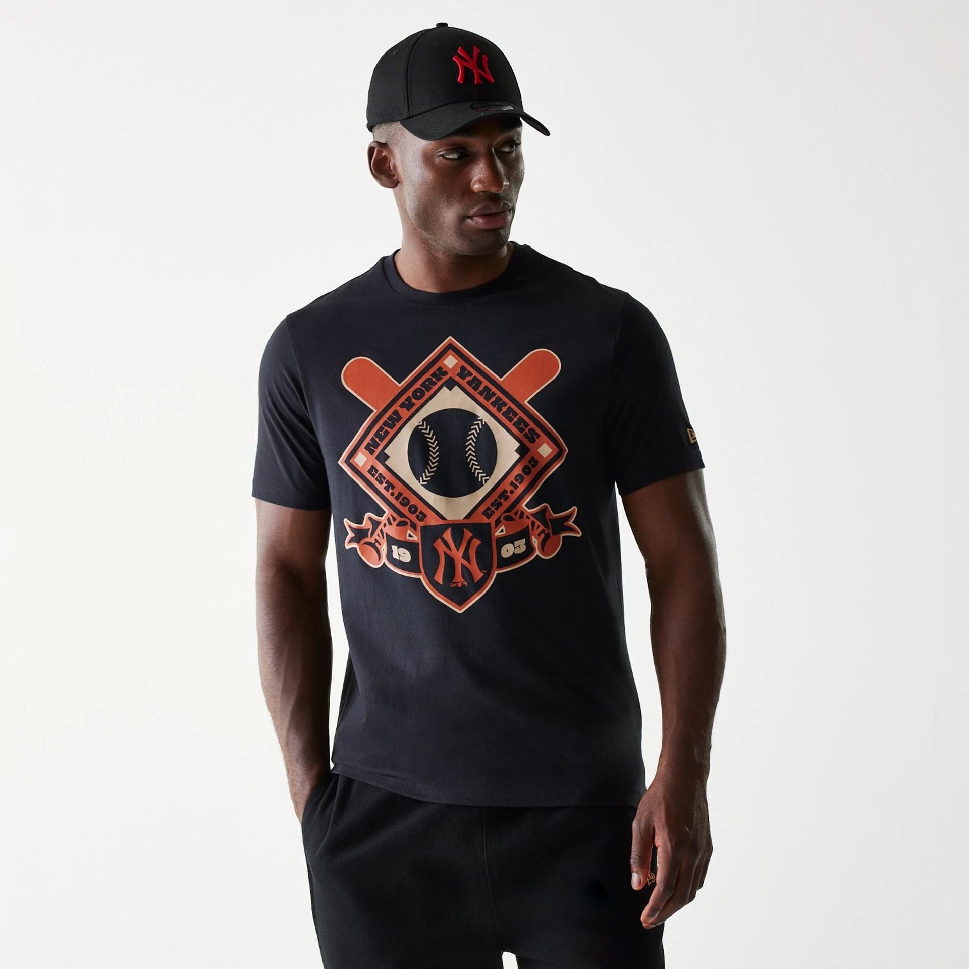 Tシャツ・カットソー New Era MLB New York Yankees Arch Logo Man to Man Black Amazon.com: New York Yankees Men's Arch Logo T-Shirt - Navy