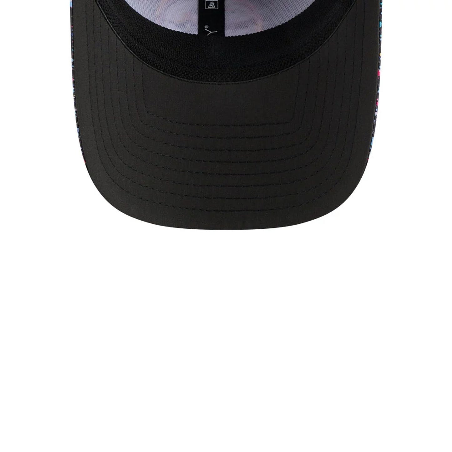 This is a Pittsburgh Steelers NFL Crucial Catch 2025 Black 39THIRTY Stretch Fit Cap 7