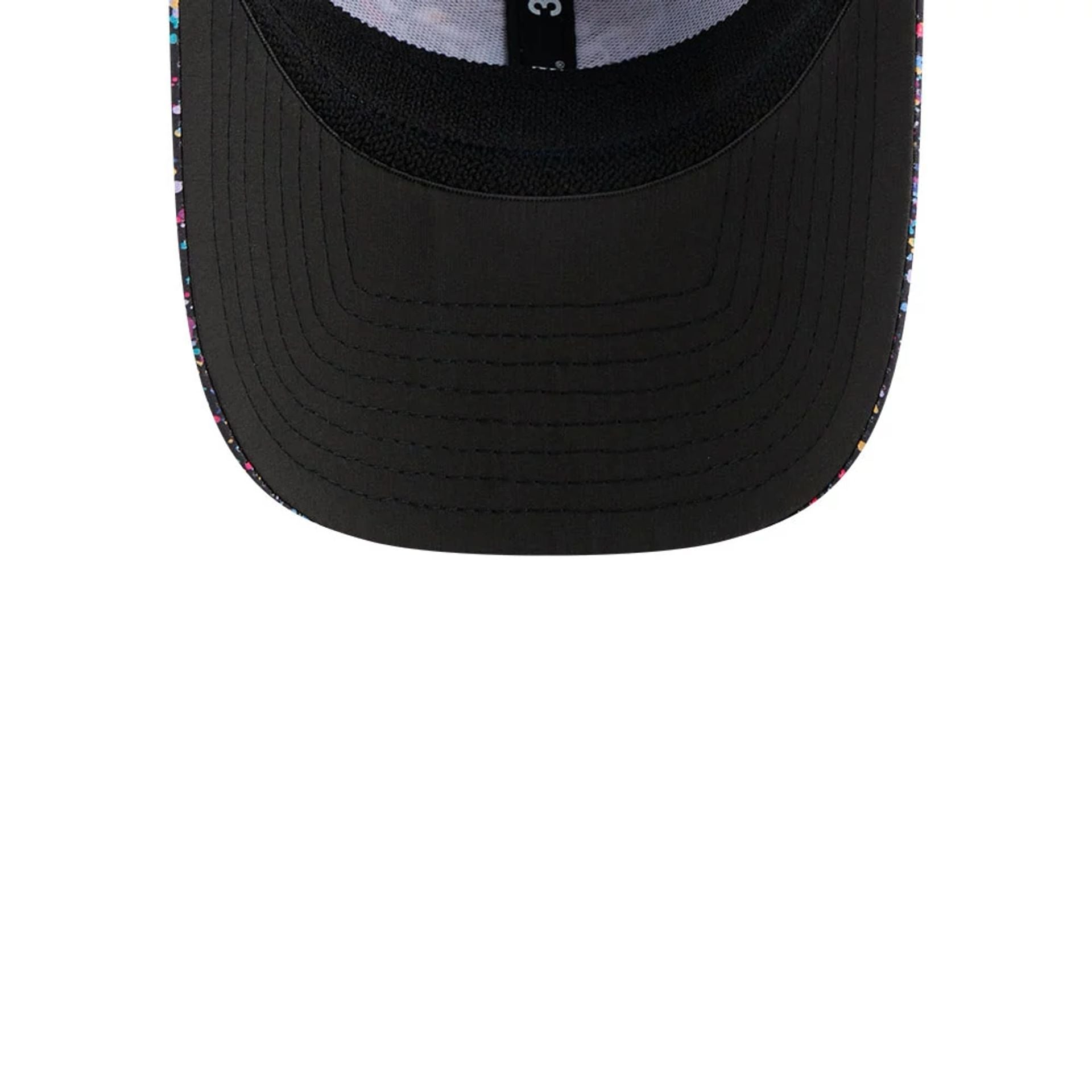 This is a Jacksonville Jaguars NFL Crucial Catch 2025 Black 39THIRTY Stretch Fit Cap 5