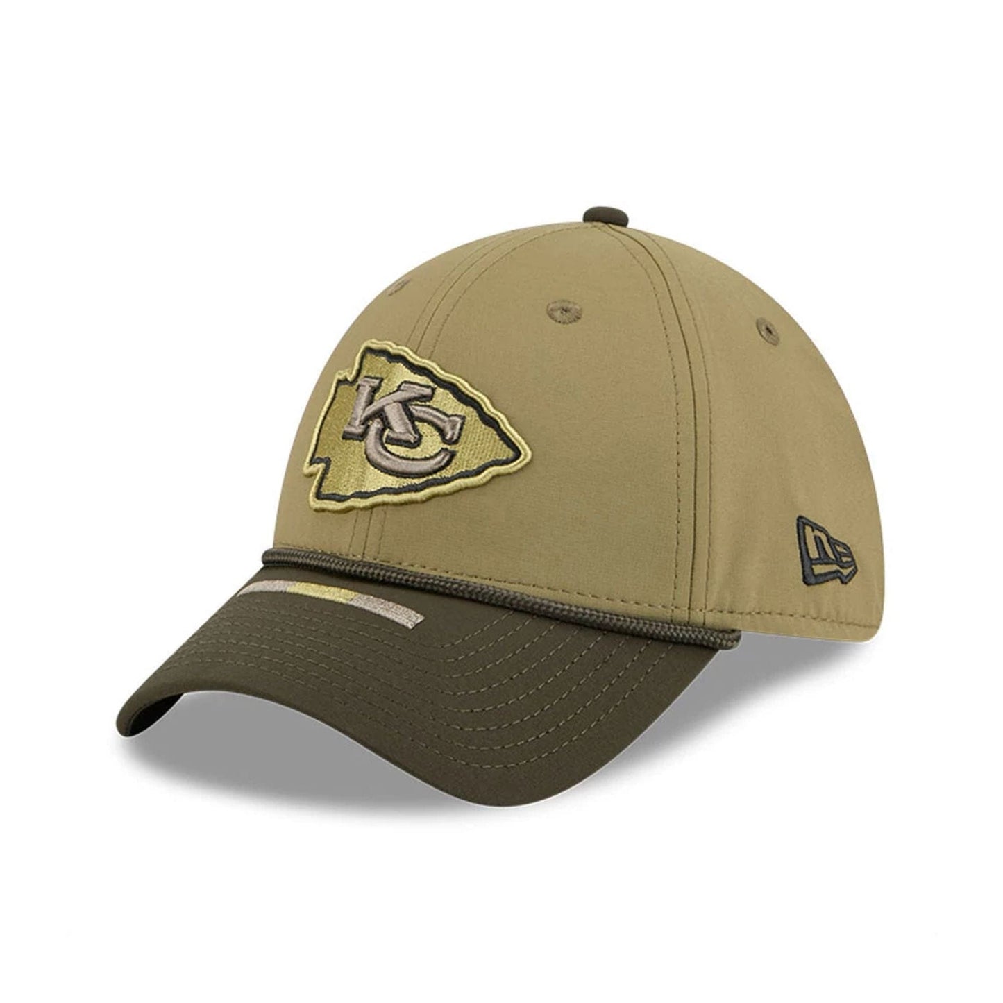 This is a Kansas City Chiefs NFL Salute To Service 2025 Dark Green 39THIRTY Stretch Fit Cap 3