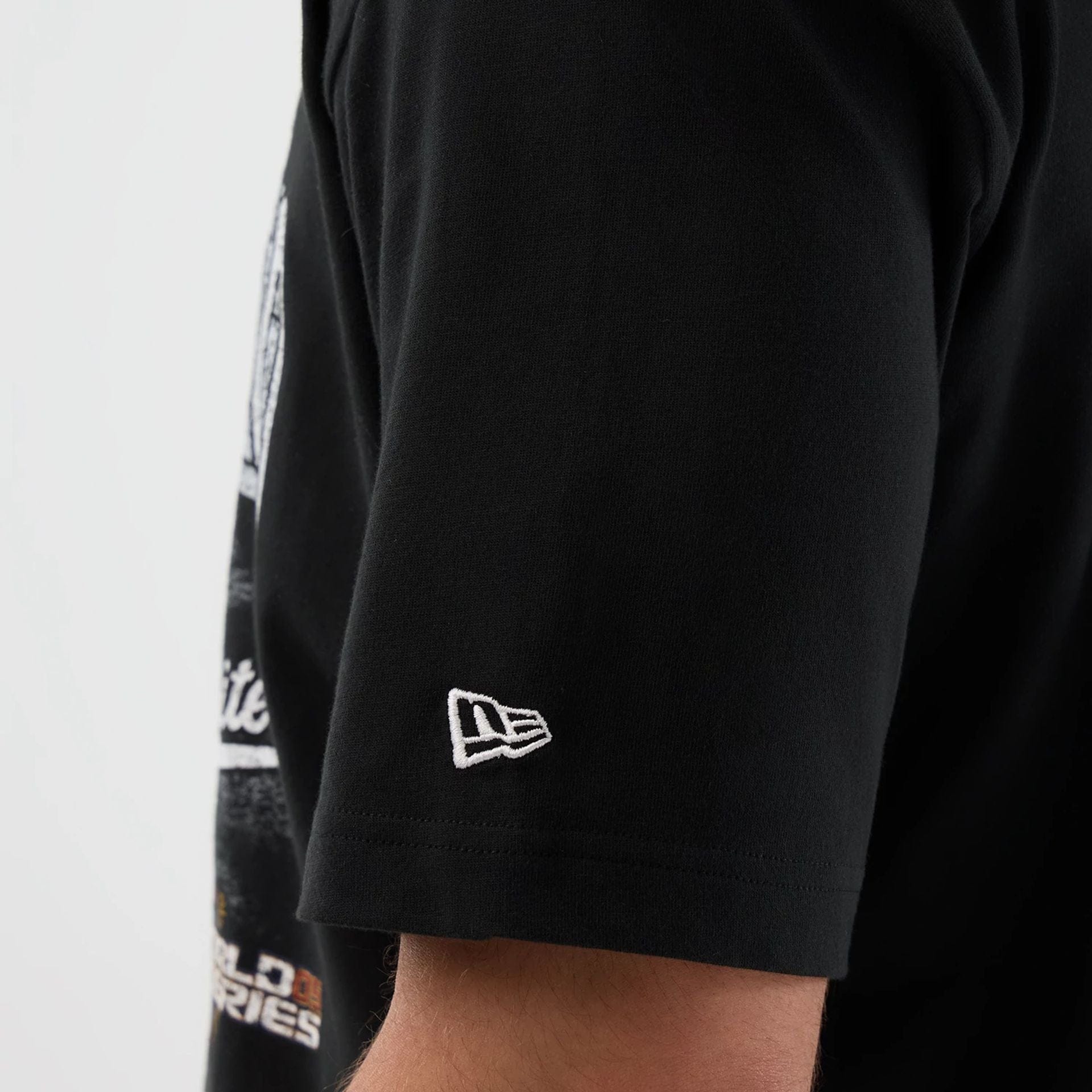 The Male model is wearing Chicago White Sox MLB Sport Classic Black T-Shirt  4