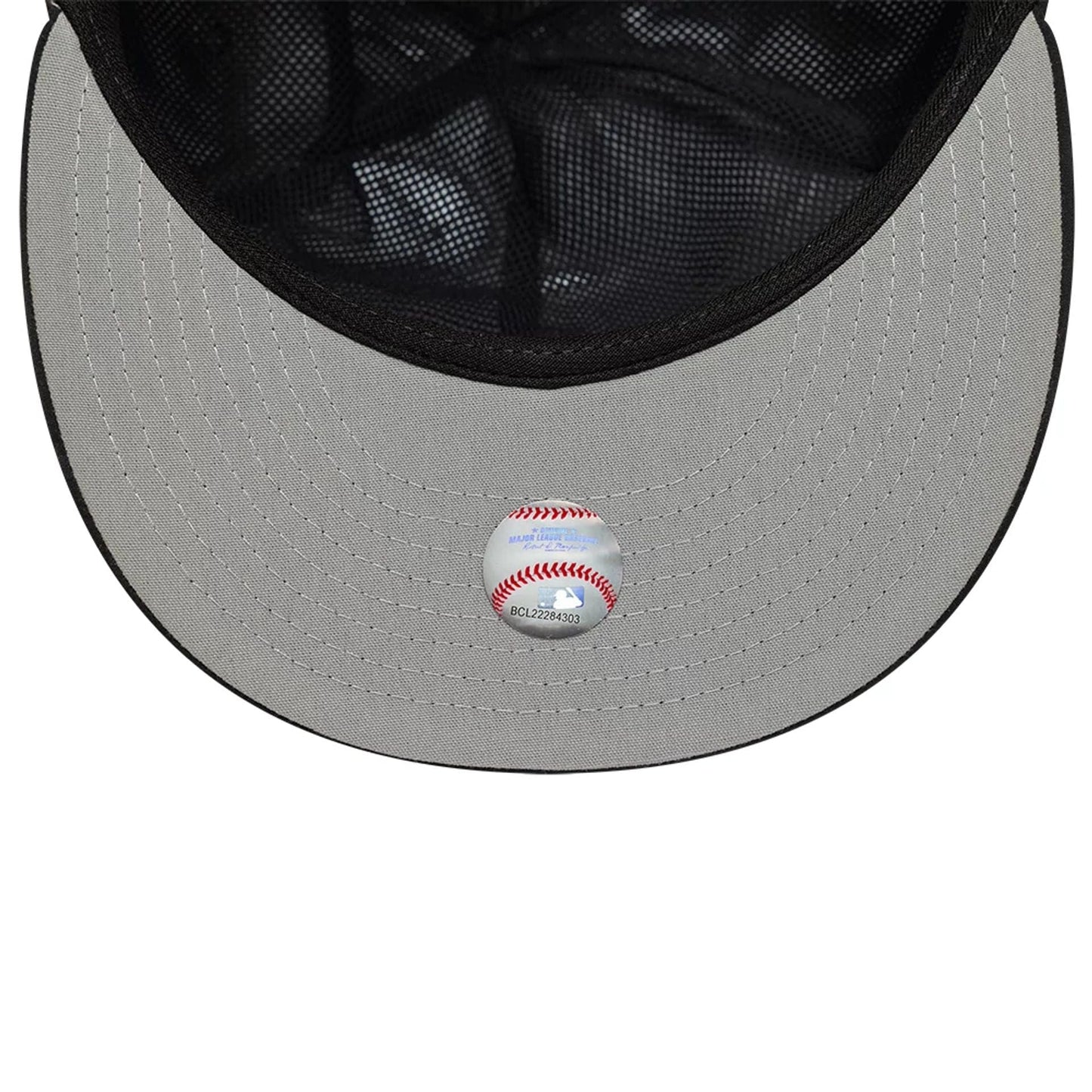 This is a Colorado Rockies MLB Gore-Tex Black 59FIFTY Fitted Cap 2