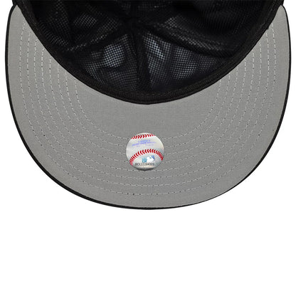 This is a Chicago White Sox MLB Gore-Tex Black 59FIFTY Fitted Cap 2