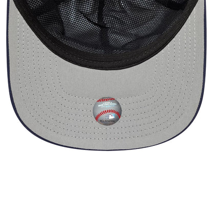 This is a New York Yankees MLB Gore-Tex White 9SEVENTY Stretch Snap Adjustable Cap 2