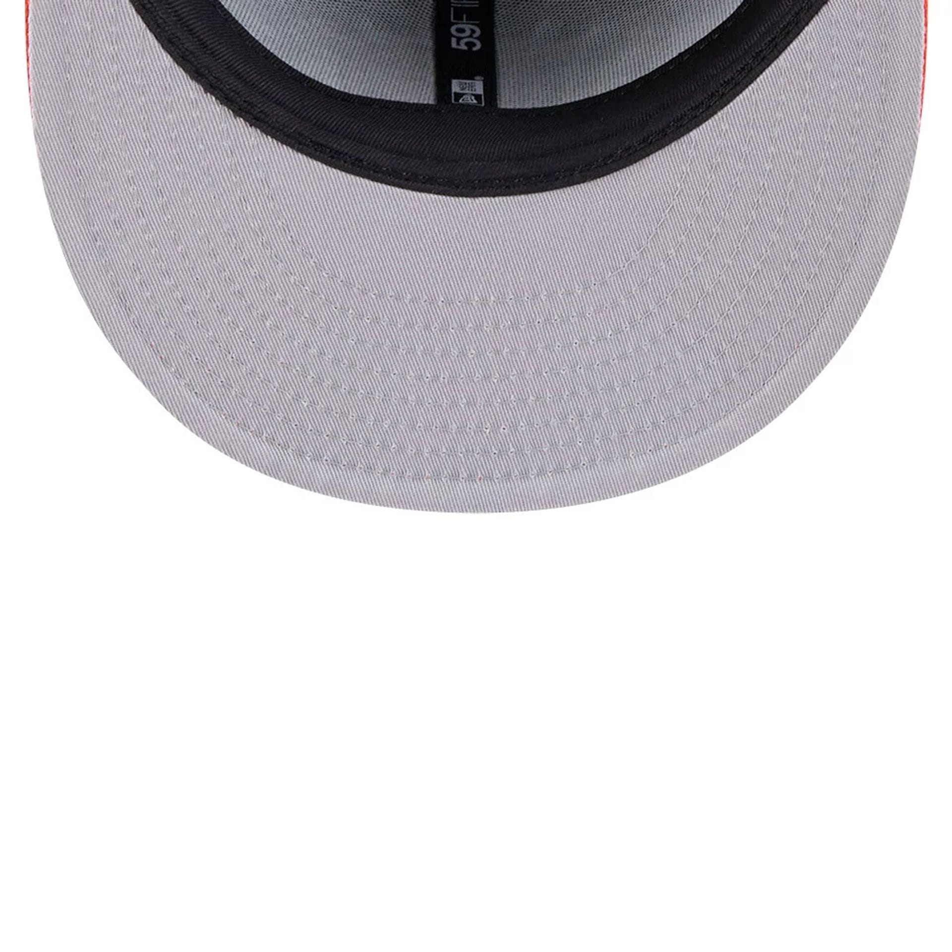 Pictured is this Chicago Bears NFL x Nickelodeon black 59FIFTY Fitted cap. 2